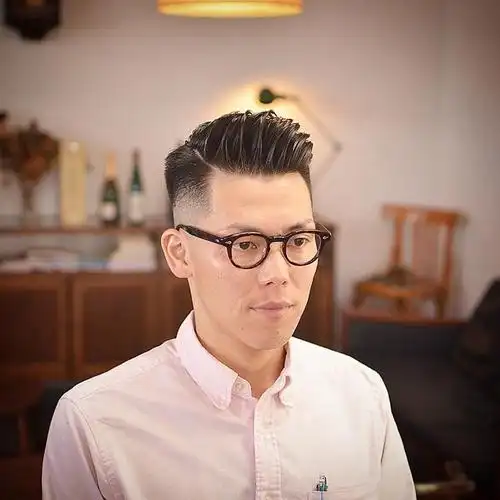 中年大叔剪这样的发型很帅