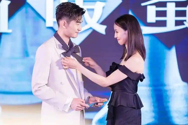 张钧甯|张翰|婚纱_新浪新闻