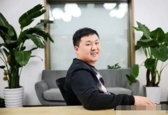 贾玲的老公照片儿,贾玲和他老公的合影照