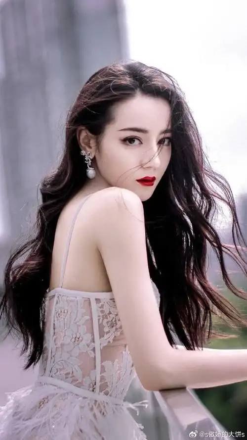 迪丽热巴开始推理吧