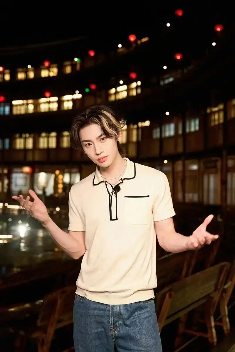 小鬼王琳凯 《青春环游记5》 - 抖音