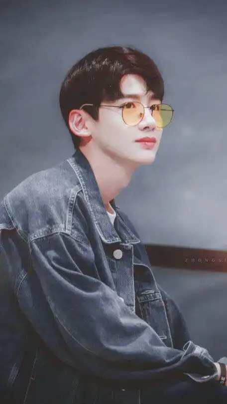 发现跟喻初原完全不一样嘛,网上有朋友说喻初原是对白敬亭最大的误解