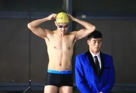 了不起的挑战少女杀手阮经天泳装肌肉帅气桌面壁纸下载