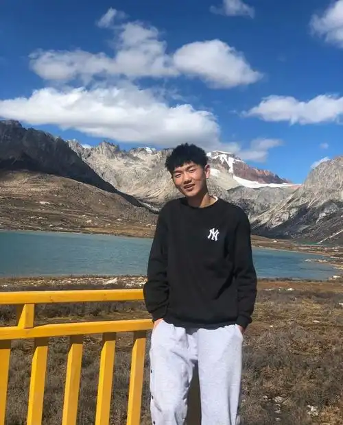 上次彩排的20个帅哥有不妥删