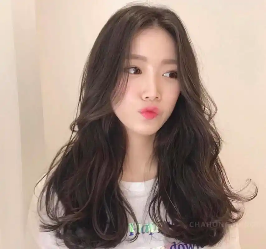 发际线高的女生,多留这几款发型,显瘦又女神,对发量没要求