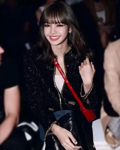 在2023年,韩国明星lisa以其卓越的才华和无与伦比的魅力,成功入选亚洲