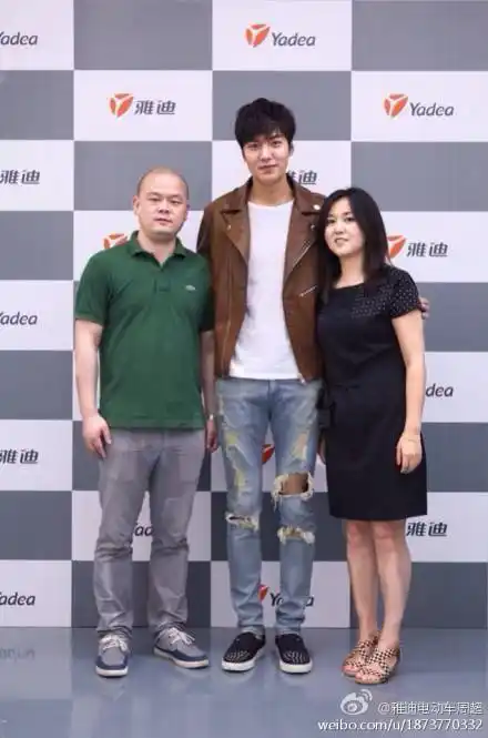 从各种合照来直观地感受李敏镐真实的傲人身高