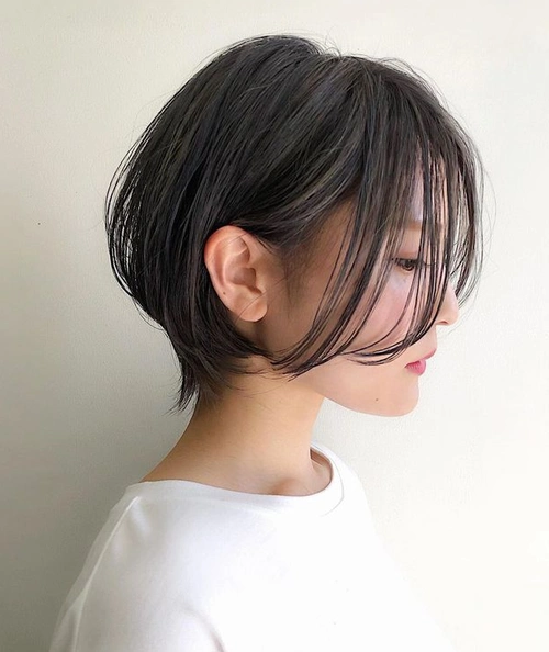 清爽干练短发发型图片女生头发剪短发又美又飒