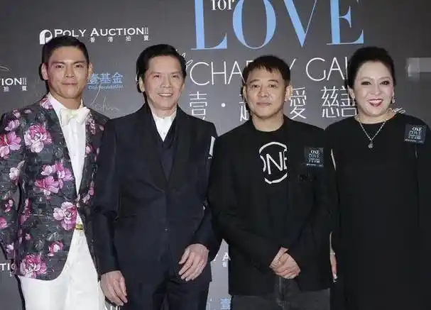 向华强什么家族势力_向华强身价-凯南网