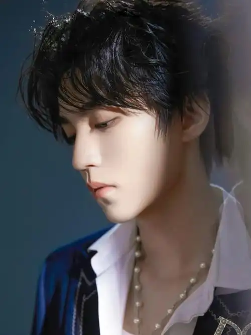 求一求王俊凯的神图(氛围感)? - 知乎