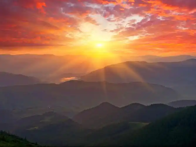 夕阳在山中,在山中好夕阳美景