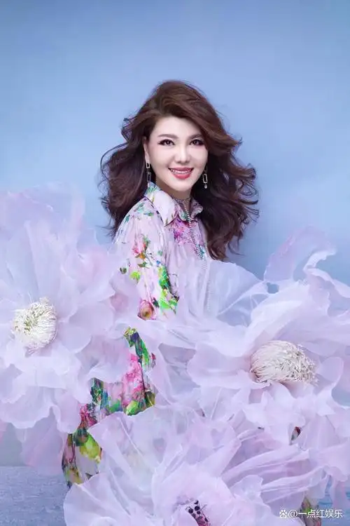 听乌兰图雅《海那边桃花开》领略来自南国的一往情深