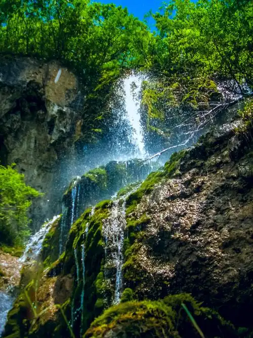 小河的流水声(龙滴水,野性的呼唤)