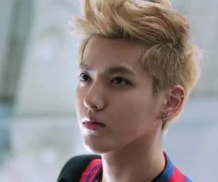 盘点男明星的美人痣鹿晗的痣在眉毛上白敬亭的痣太性感