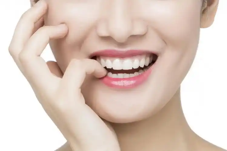 牙齿美白小妙招