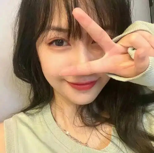 超可爱女生头像 | 每个女孩都是银河遗落在世间的星星