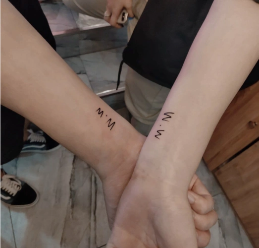 情侣超有爱纹身 刻在身上的爱情见证