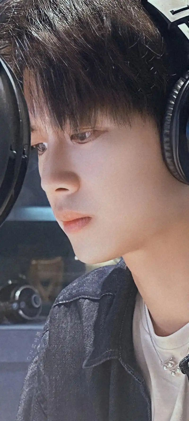 任嘉伦 顺毛素颜超超 - 抖音