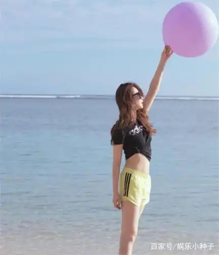 海边美照之戚薇!阳光明媚沙滩美人应有尽有!