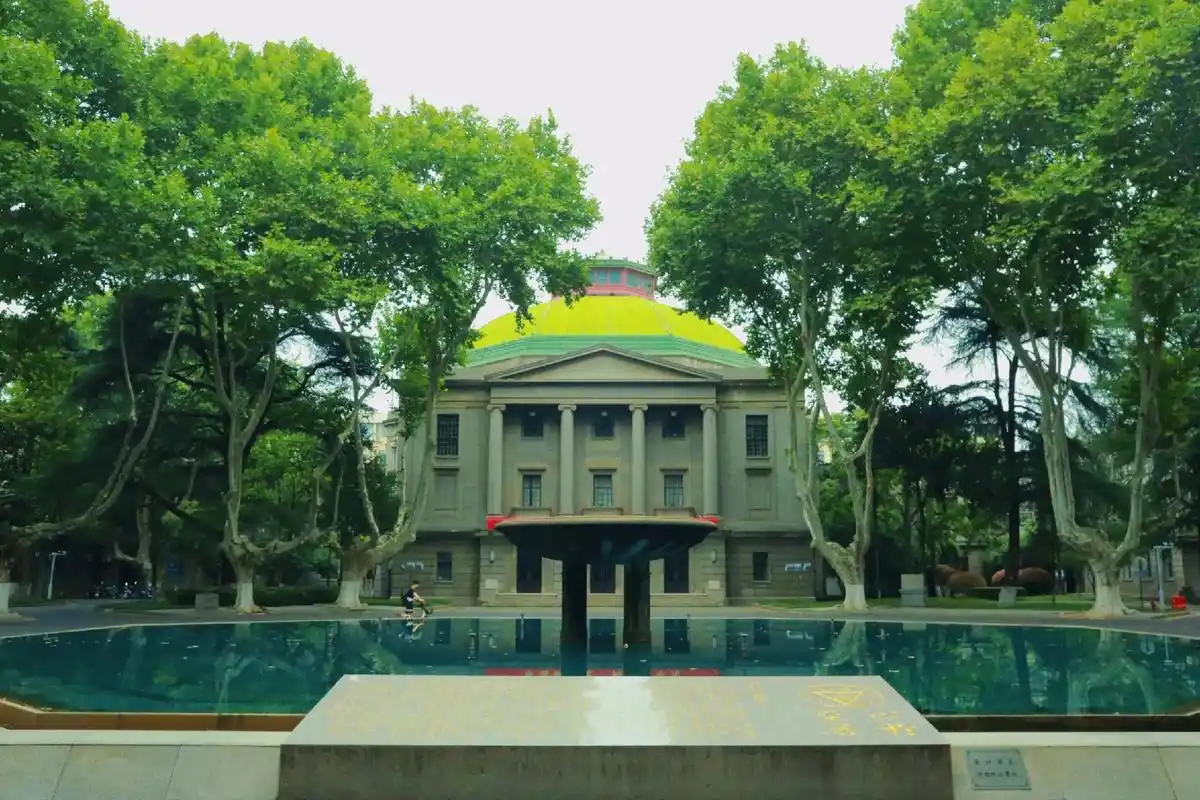 四牌楼美龄宫奥本海默四牌楼东南大学很精美很好看