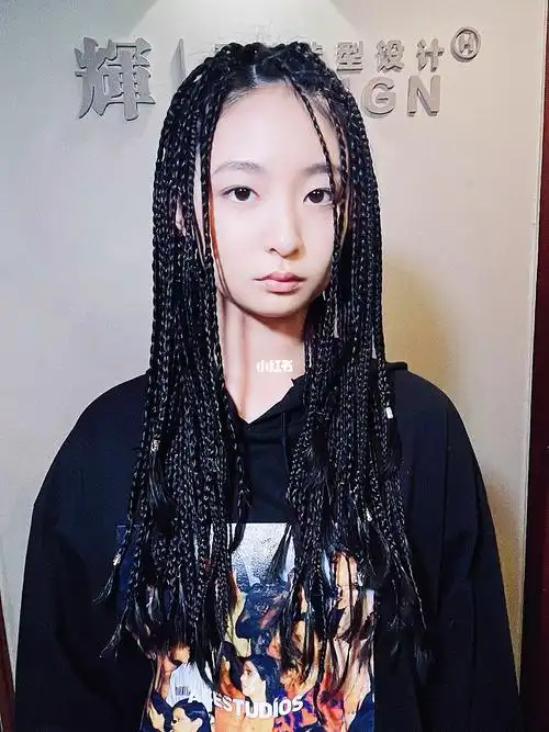 趁着年轻 去做自己喜欢的事情吧#女生脏辫  #脏辫  #垄沟辫  #女生