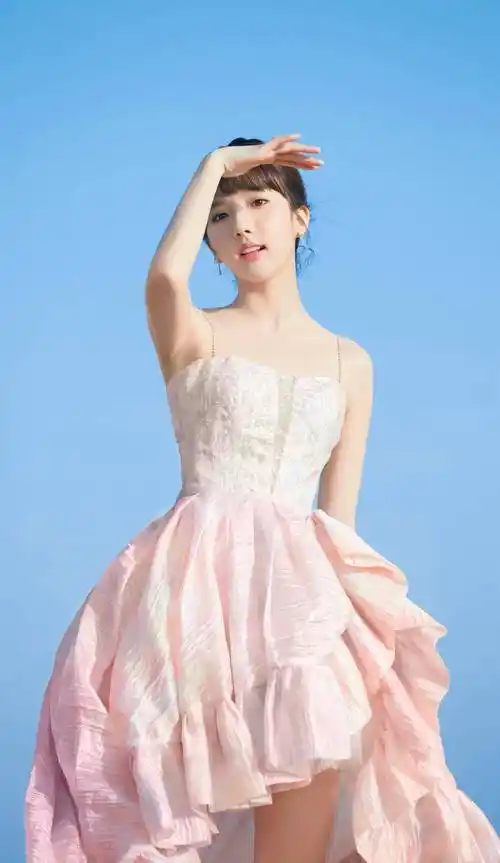 苏晓彤吊带连衣裙性感写真_网友_好身材_真让人