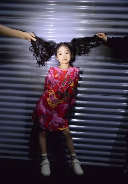 戚薇女儿李乐祺多大(鬼马精灵活脱脱翻版戚薇) - 浩迪网