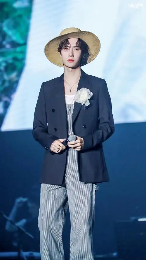 啵啵的路飞装,真的很喜欢  @uniq-王一博