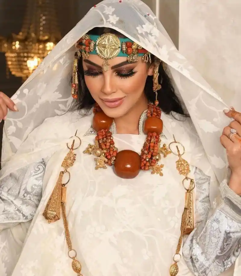 阿拉伯美女的特点,据说体味较重