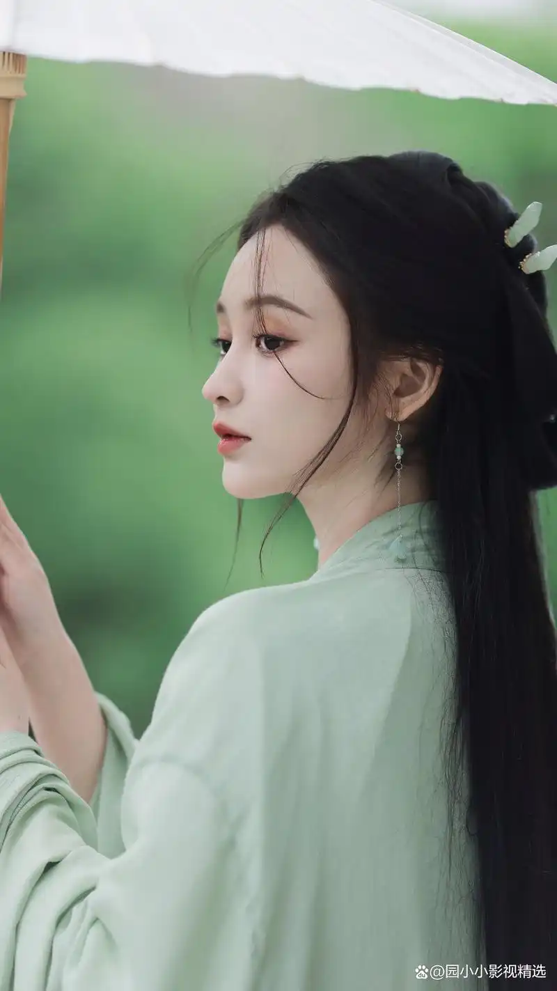 古风撑伞女子谁是你的最爱!