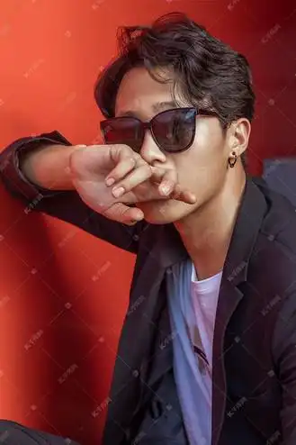 拽酷男生带墨镜