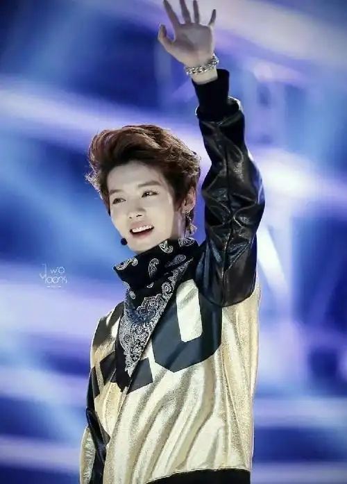 石翔跟鹿晗要完豪宅,又要翡翠,鹿晗,买买买.