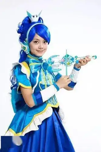 a,凌美琪b,凌美雪c,严莉莉d,小蓝▼「选择 a」居然没看过图中版本的巴