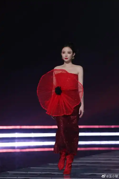 汪小敏黑裙羽扇美人##汪小敏颜值