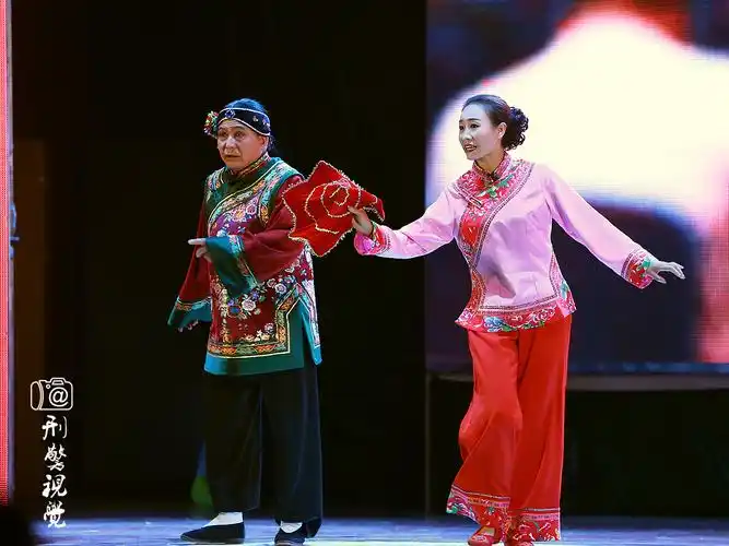 来康保不能错过观看二人台二人台又称叫二人班