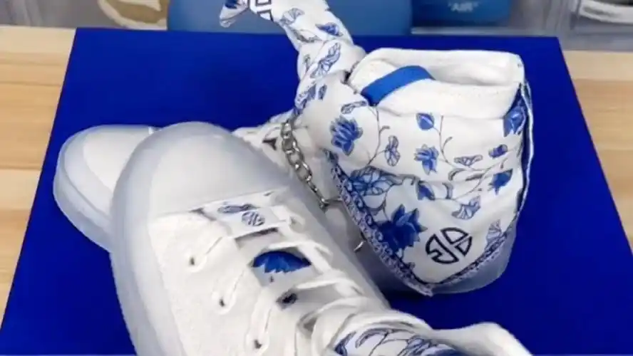 匡威又出爆款了张艺兴青花瓷特殊鞋盒开箱