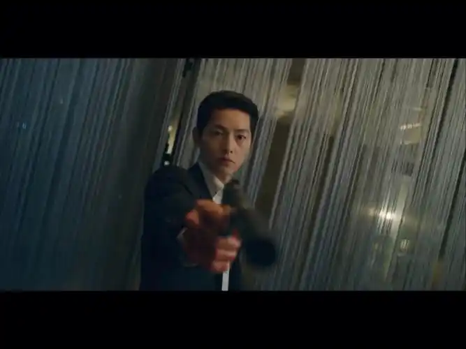 帅啊都忘记看剧情了,专注看脸了微表情和演技都很出色#文森佐宋仲基