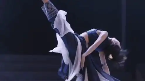 万鹏#小姐姐跳舞也太好看了吧,简直就是绝绝子