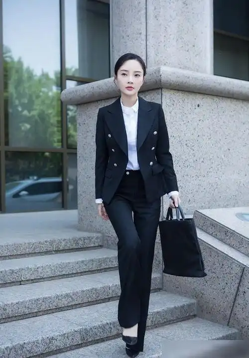 李小璐晒老公视角照秀好身材如今的少女身材抢镜十足