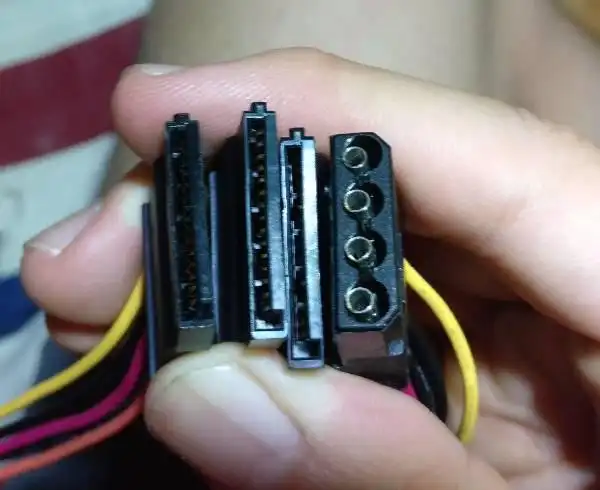 电脑电源的这个接口接什么