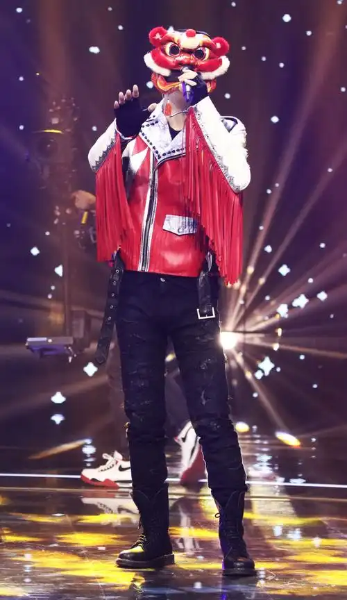 蒙面唱将猜猜猜第五季首播惊艳何洁刘雪婧为初心发声