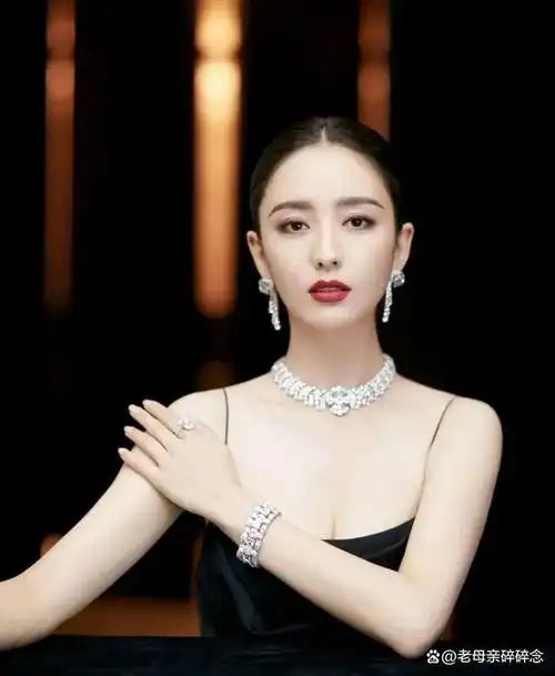 "恭喜佟丽娅!"39岁官宣喜讯引热议:这次,她终于瞒不住了