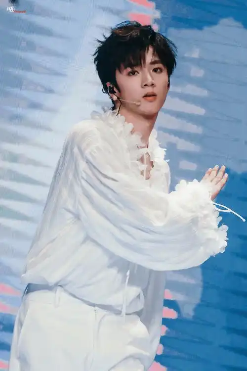 刘耀文blue##躺着听时代少年团的躺着真舒服