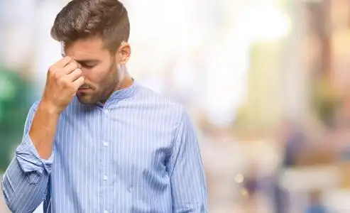 疲劳的男人图片