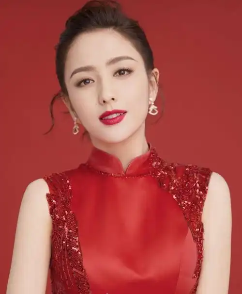 佟丽娅,你凭什么主持央视春晚