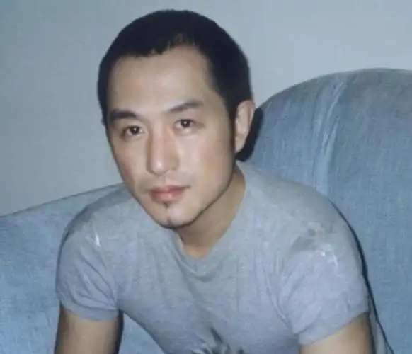 凭《大中国》走红,却在34岁遗憾离世,高枫当年到底得了什么病?