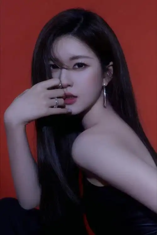 赵露思上学时期旧照#赵露思旧照有,好青涩好可爱呀!美得很稳定