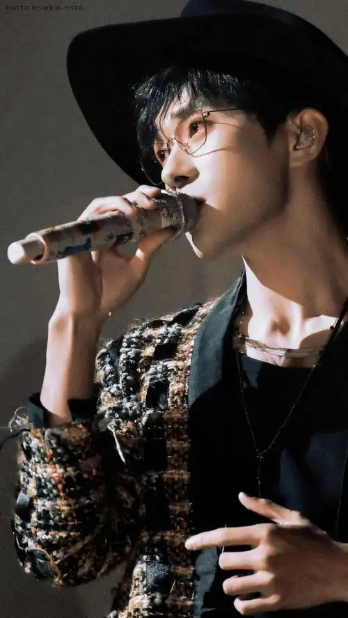 易烊千玺 限定玫瑰##回归爱豆身份的易烊千玺##易烊千玺压轴舞