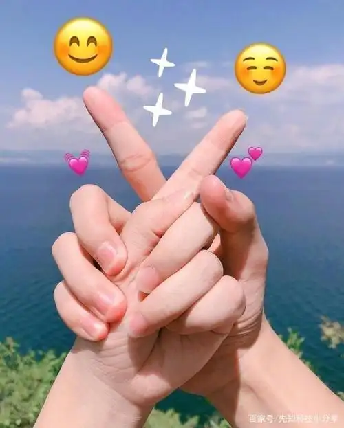 情侣手机拍照姿势大全,不露脸也能很甜蜜,日常秀恩爱必备