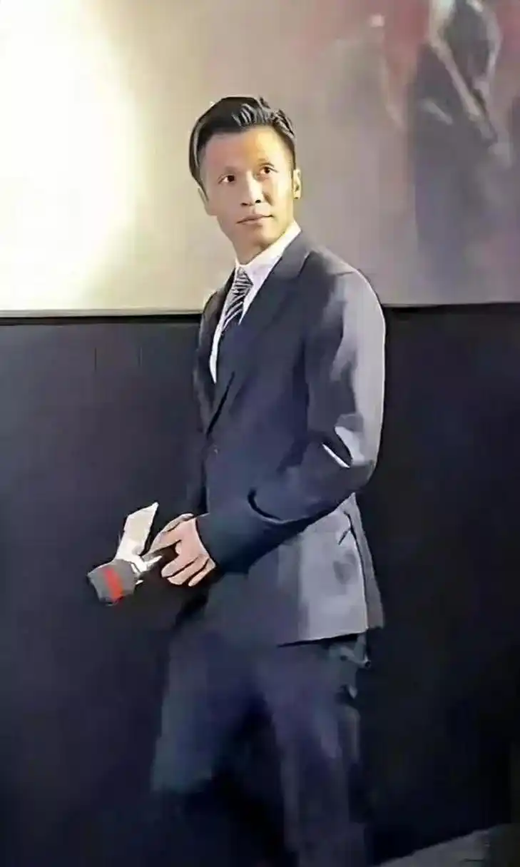 宋小宝换脸了,还挺帅.